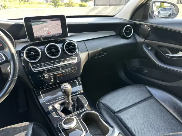Mercedes-Benz C 180 2017 - 15900 EUR, 249000 km - AUTO.MOTO.pt - 249000km - foto 32 de 58