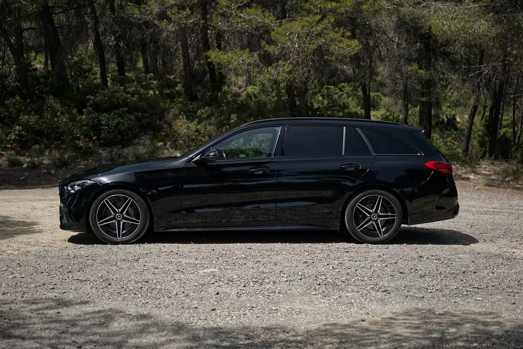 Mercedes-Benz C 220 2021 - 28990 EUR, 155000 km - AUTO.MOTO.pt - 155000km - foto 2 de 15