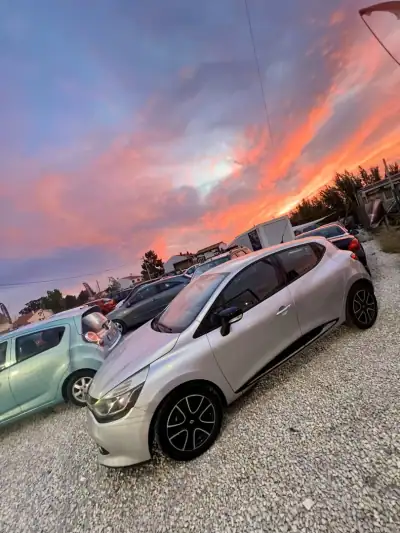 Renault Clio 2015 - 7999 EUR, 264000 km - AUTO.MOTO.pt - 264000km - foto 2 de 4