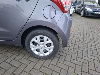 Hyundai i10 2016 - 8750 EUR, 92642 km - AUTO.MOTO.pt - 92642km - foto 9 de 24