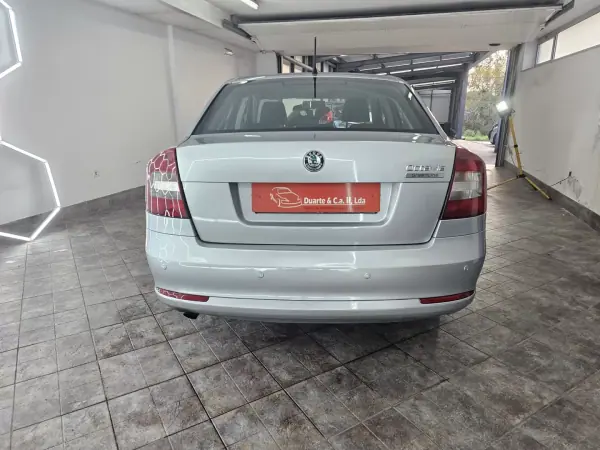 Skoda Octavia 2012 - 9350 EUR, 284108 km - AUTO.MOTO.pt - 284108km - foto 10 de 26