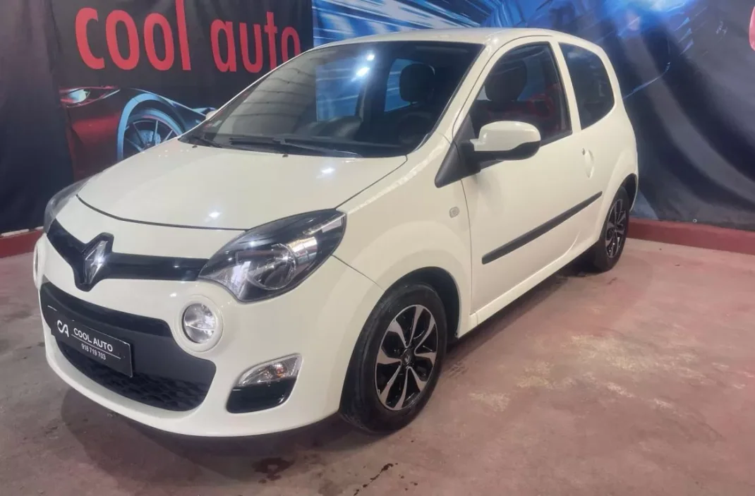 Renault Twingo 2012 - 6499 EUR, 72000 km - AUTO.MOTO.pt - 72000km - foto 9 de 26