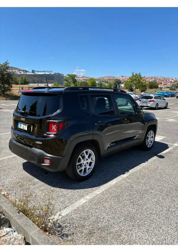 Jeep Renegade 2020 - 13500 EUR, 126000 km - AUTO.MOTO.pt - 126000km - foto 7 de 10