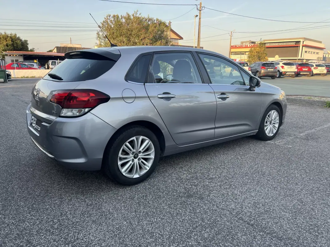 Citroën C4 2016 - 12250 EUR, 155210 km - AUTO.MOTO.pt - 155210km - foto 9 de 18