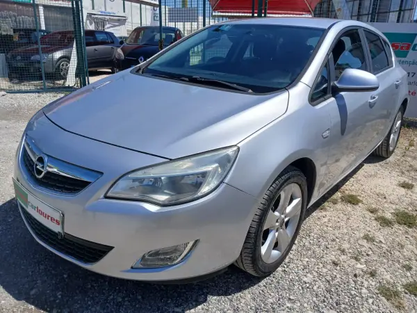 Opel Astra 2010 - 6350 EUR, 76845 km - AUTO.MOTO.pt - 76845km - foto 3 de 28