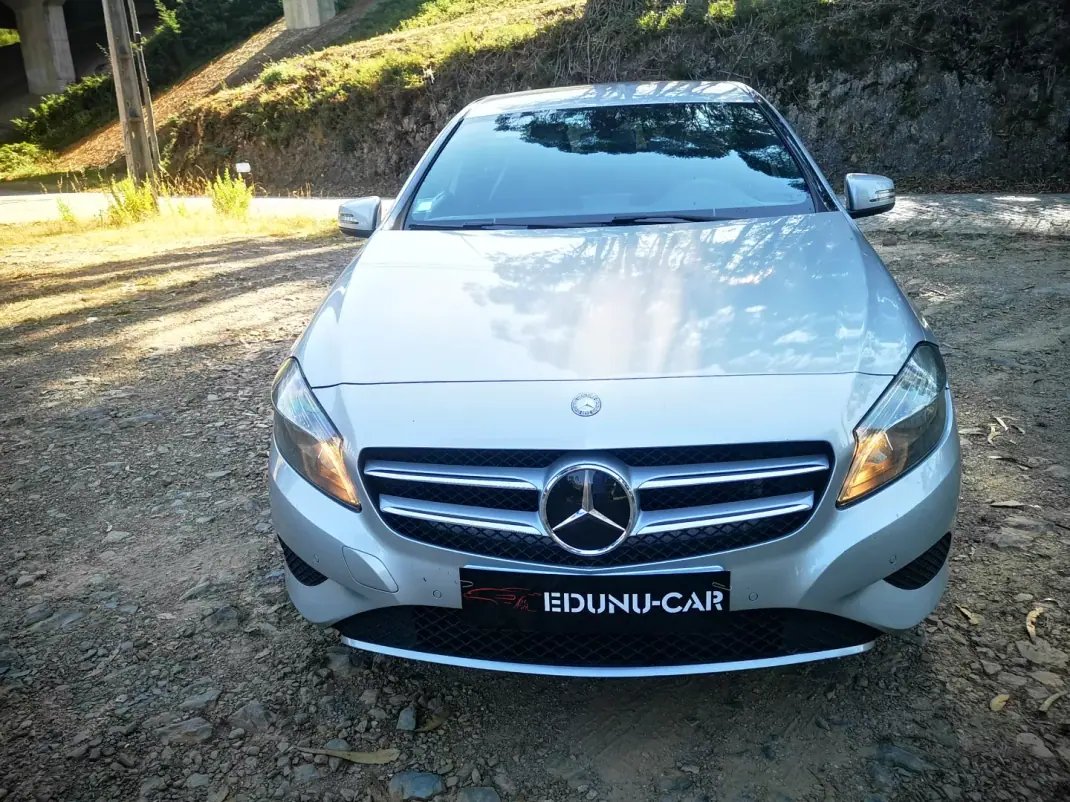 Mercedes-Benz A 180 2015 - 12950 EUR, 218000 km - 218000km - foto 2 de 23