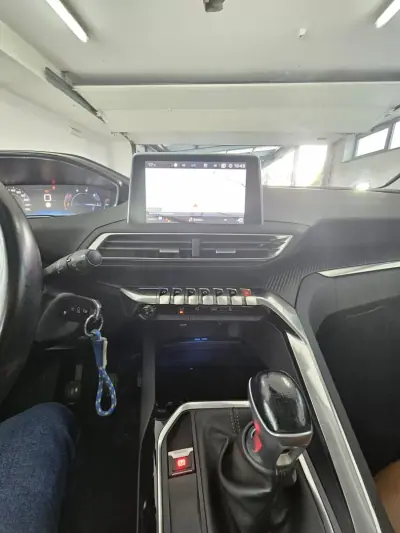 Peugeot 3008 2018 - 18500 EUR, 122503 km - AUTO.MOTO.pt - 122503km - foto 23 de 25