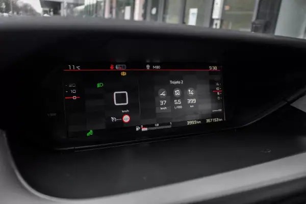 Citroën Grand C4 Spacetourer 2018 - 9900 EUR, 367153 km - AUTO.MOTO.pt - 367153km - foto 16 de 37