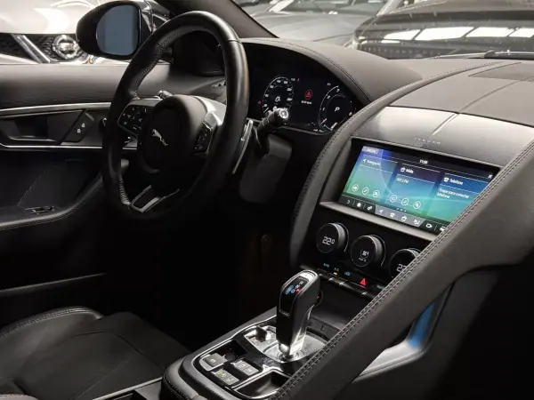 Jaguar F-Type 2023 - 69990 EUR, 23000 km - AUTO.MOTO.pt - 23000km - foto 29 de 30