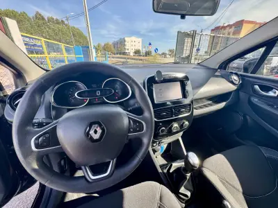 Renault Clio 2019 - 11750 EUR, 89908 km - AUTO.MOTO.pt - 89908km - foto 18 de 24
