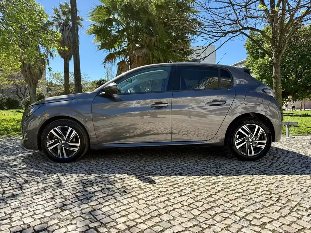 Peugeot 208 2021 - 12790 EUR, 71950 km - AUTO.MOTO.pt - 71950km - foto 13 de 41