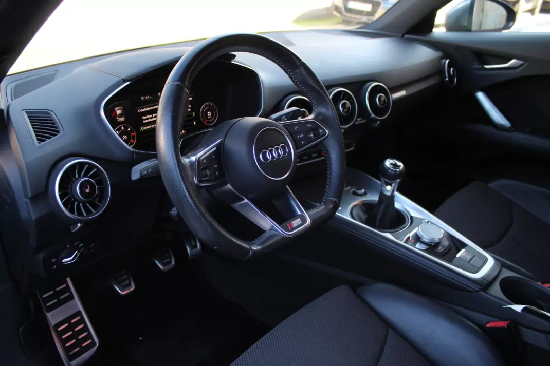 Audi TT Coupé 2016 - 22990 EUR, 184000 km - AUTO.MOTO.pt - 184000km - foto 16 de 24