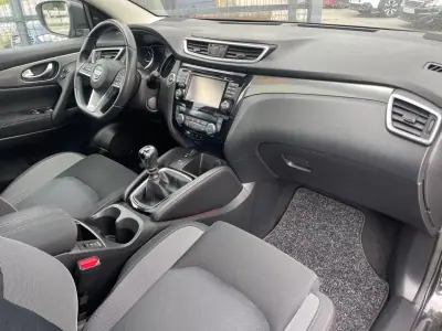 Nissan Qashqai 2018 - 19300 EUR, 148000 km - AUTO.MOTO.pt - 148000km - foto 9 de 11