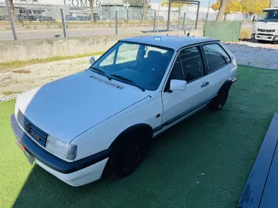 Volkswagen Polo 1992 - 7999 EUR, 130000 km - AUTO.MOTO.pt - 130000km - foto 3 de 18