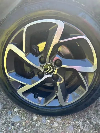 Citroën C3 2018 - 10950 EUR, 128000 km - AUTO.MOTO.pt - 128000km - foto 11 de 12
