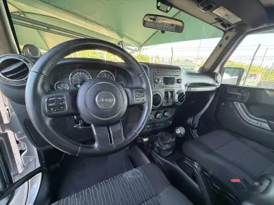 Jeep Avenger 2015 - 38600 EUR, 32000 km - AUTO.MOTO.pt - 32000km - foto 5 de 15