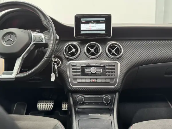 Mercedes-Benz A 180 2015 - 18990 EUR, 117000 km - AUTO.MOTO.pt - 117000km - foto 25 de 36
