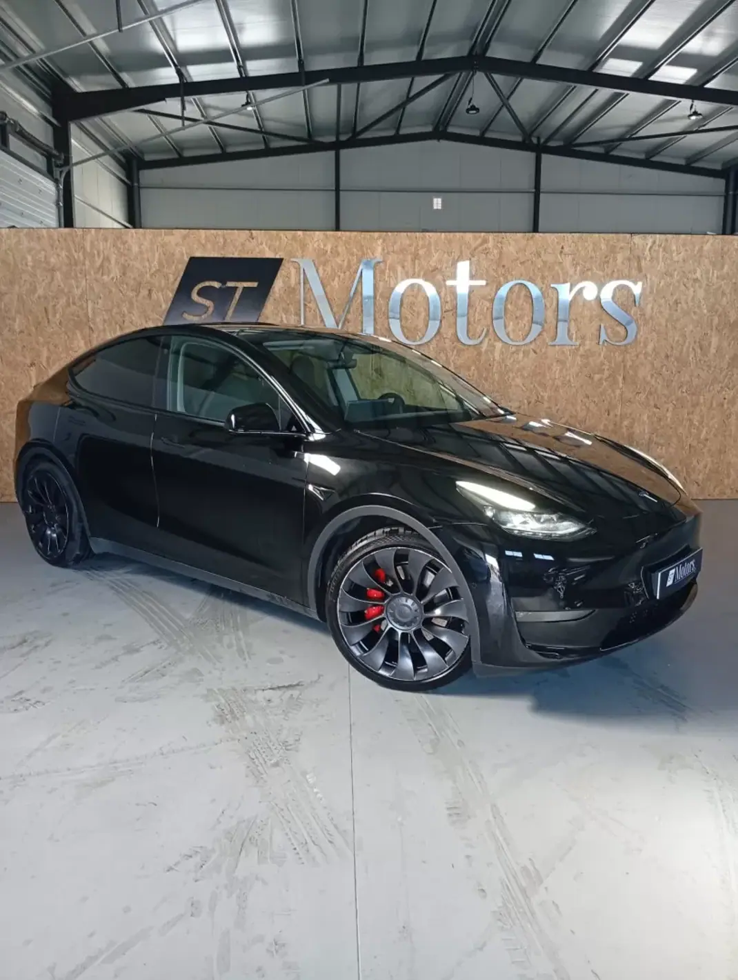 Tesla Model Y 2022 - 37500 EUR, 92000 km - AUTO.MOTO.pt - 92000km - foto 1 de 20