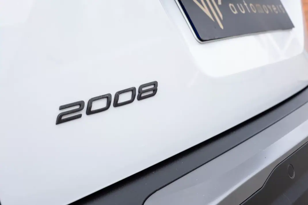 Peugeot 2008 2023 - 17950 EUR, 73155 km - 73155km - foto 6 de 21