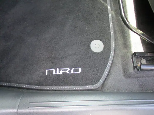 Kia e-Niro 2022 - 25490 EUR, 90460 km - AUTO.MOTO.pt - 90460km - foto 11 de 22