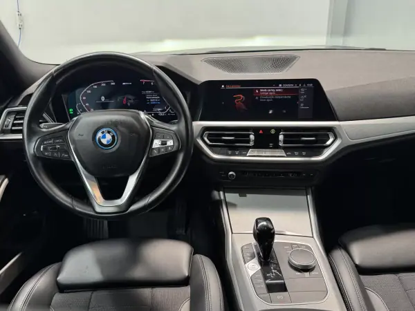 BMW 320 2022 - 27890 EUR, 93000 km - AUTO.MOTO.pt - 93000km - foto 25 de 39