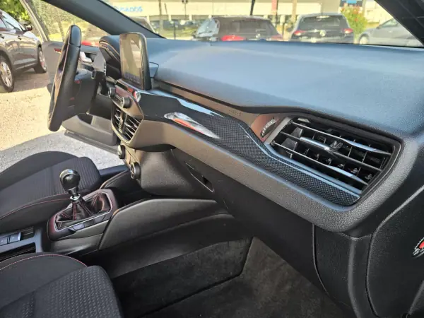 Ford Focus SW 2019 - 13800 EUR, 115000 km - AUTO.MOTO.pt - 115000km - foto 20 de 54