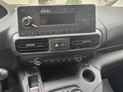 Peugeot Partner 1.5 BlueHDI Pro Longa 3L 2020 - 12900 EUR, 187531 km - AUTO.MOTO.pt - 187531km - foto 10 de 13