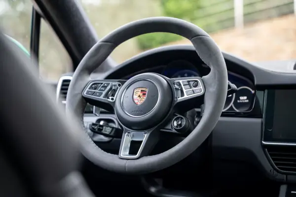 Porsche Cayenne Coupé 2022 - 108888 EUR, 92000 km - AUTO.MOTO.pt - 92000km - foto 52 de 65