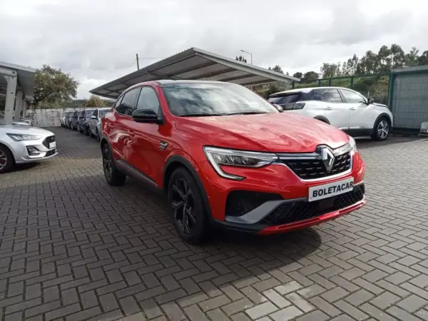 Renault Arkana 2023 - 31500 EUR, 24000 km - AUTO.MOTO.pt - 24000km - foto 4 de 40
