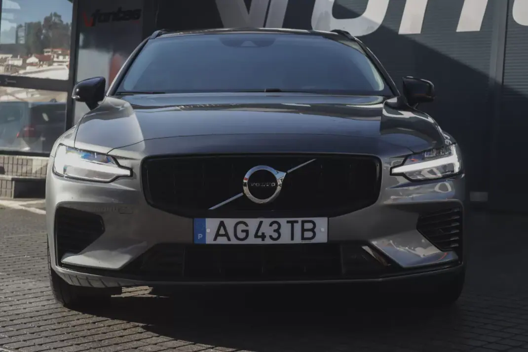 Volvo V60 2021 - 28880 EUR, 99862 km - AUTO.MOTO.pt - 99862km - foto 5 de 35