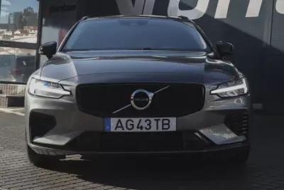 Volvo V60 2021 - 28880 EUR, 99862 km - AUTO.MOTO.pt - 99862km - foto 5 de 35