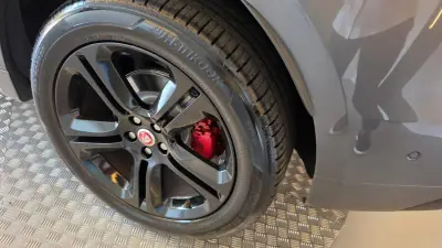 Jaguar F-Pace 2017 - 19500 EUR, 157804 km - 157804km - foto 40 de 74