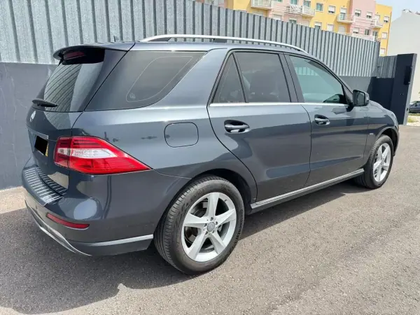 Mercedes-Benz ML 250 2012 - 24850 EUR, 179926 km - AUTO.MOTO.pt - 179926km - foto 8 de 31