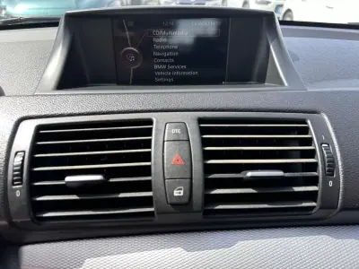 BMW 120 2010 - 9900 EUR, 240000 km - AUTO.MOTO.pt - 240000km - foto 38 de 45