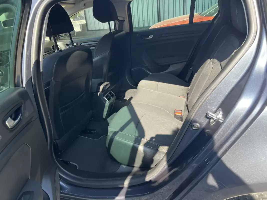 Renault Mégane Sport Tourer 2019 - 12500 EUR, 232000 km - 232000km - foto 8 de 16