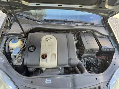 Volkswagen Golf 2004 - 3999 EUR, 160000 km - AUTO.MOTO.pt - 160000km - foto 17 de 17