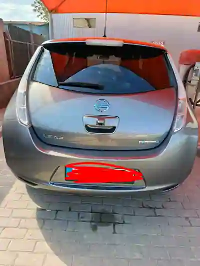 Nissan Leaf 2016 - 7500 EUR, 140000 km - AUTO.MOTO.pt - 140000km - foto 7 de 11