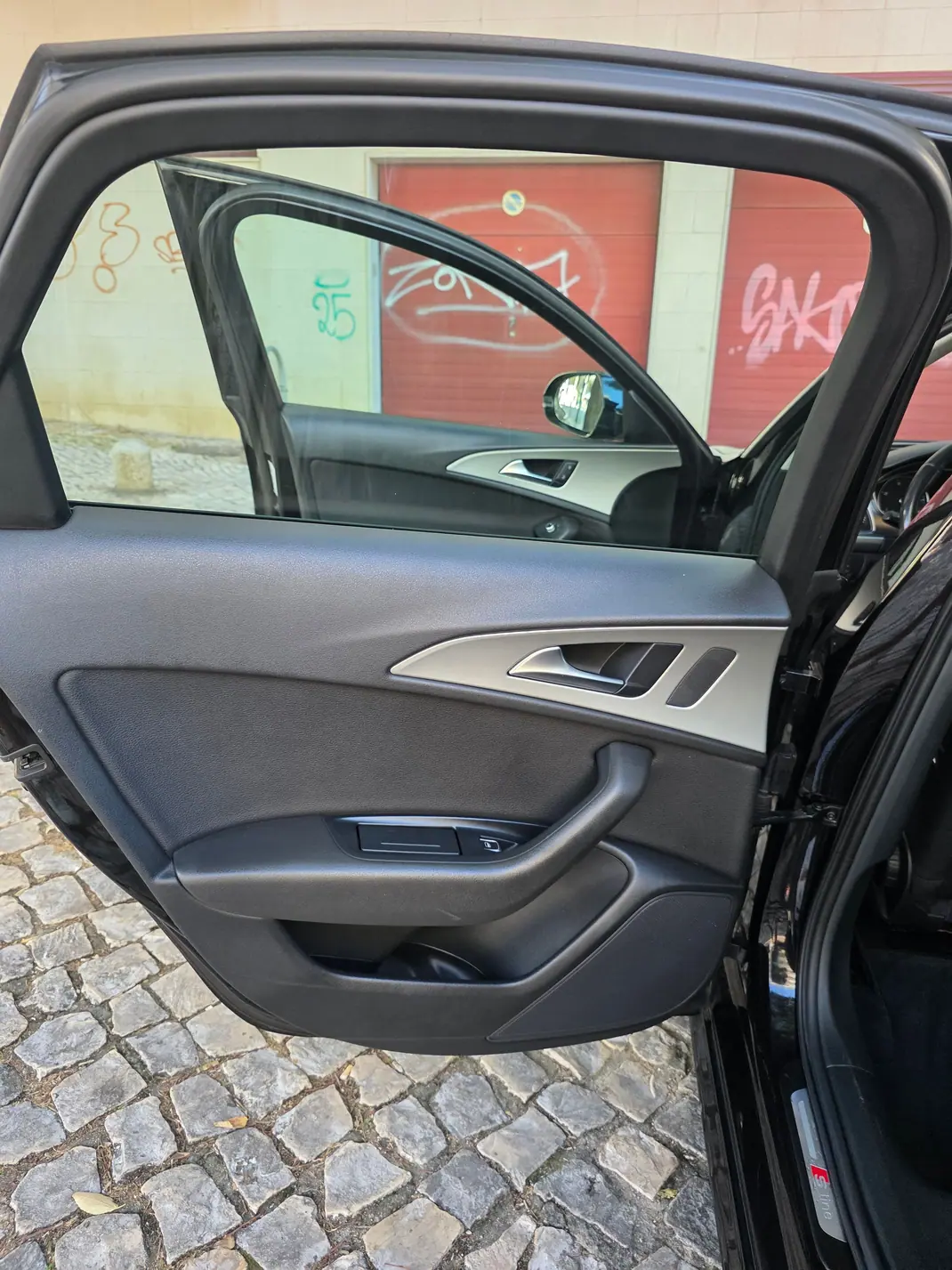 Audi A6 Avant 2014 - 13000 EUR, 260000 km - 260000km - foto 11 de 15