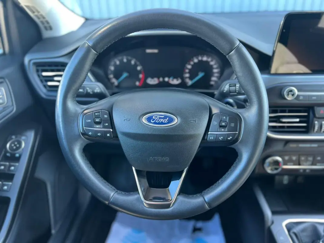 Ford Focus SW 2019 - 15950 EUR, 94634 km - AUTO.MOTO.pt - 94634km - foto 9 de 19