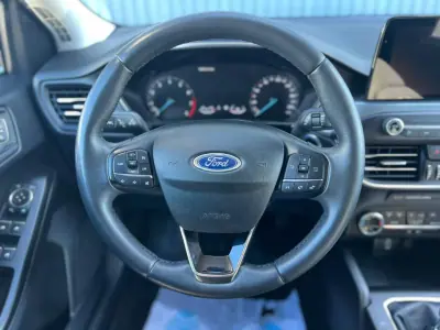 Ford Focus SW 2019 - 15950 EUR, 94634 km - AUTO.MOTO.pt - 94634km - foto 9 de 19