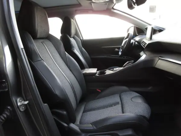 Peugeot 5008 2017 - 20490 EUR, 161000 km - AUTO.MOTO.pt - 161000km - foto 37 de 57