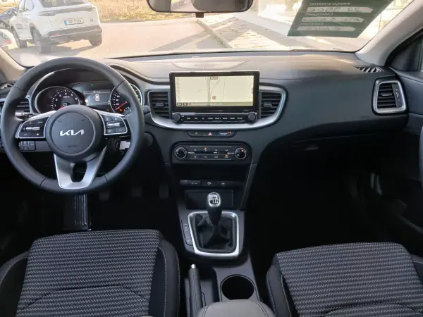 Kia XCeed 2025 - 22950 EUR, 9 km - AUTO.MOTO.pt - 9km - foto 20 de 24