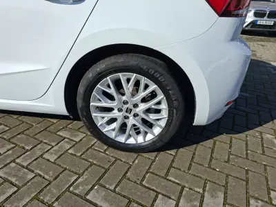 SEAT Ibiza 2023 - 18250 EUR, 32700 km - AUTO.MOTO.pt - 32700km - foto 9 de 28