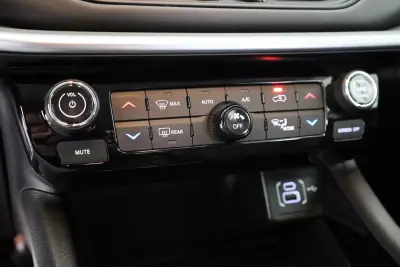 Jeep Compass 2021 - 23990 EUR, 73522 km - AUTO.MOTO.pt - 73522km - foto 29 de 41