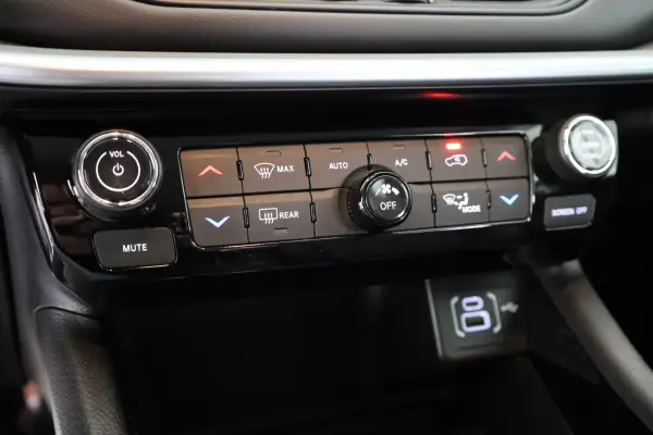 Jeep Compass 2021 - 23990 EUR, 73522 km - AUTO.MOTO.pt - 73522km - foto 29 de 41