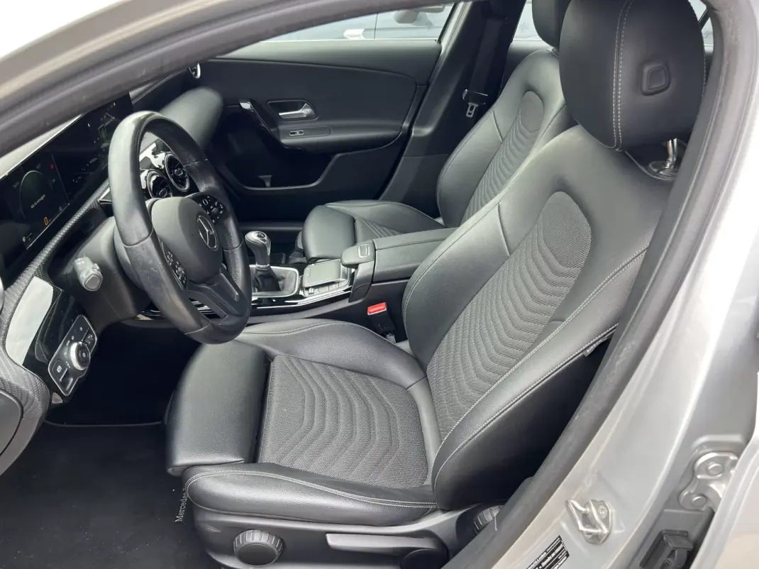 Mercedes-Benz A 180 2020 - 23000 EUR, 147000 km - AUTO.MOTO.pt - 147000km - foto 11 de 19