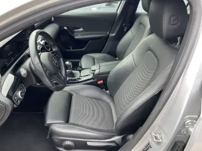 Mercedes-Benz A 180 2020 - 23000 EUR, 147000 km - AUTO.MOTO.pt - 147000km - foto 11 de 19