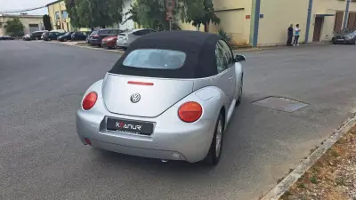 Volkswagen New Beetle Cabriolet 2004 - 9890 EUR, 127830 km - AUTO.MOTO.pt - 127830km - foto 23 de 48