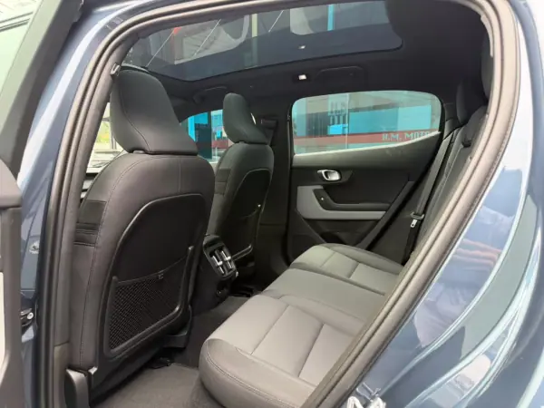 Polestar 2 2023 - 29900 EUR, 38000 km - AUTO.MOTO.pt - 38000km - foto 10 de 15