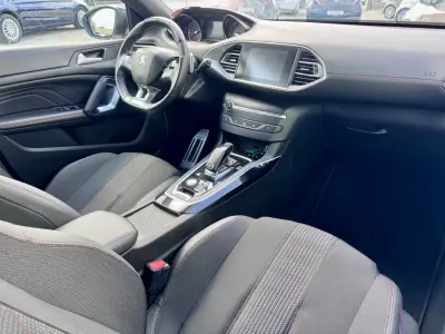 Peugeot 308 2020 - 14790 EUR, 30000 km - AUTO.MOTO.pt - 30000km - foto 18 de 29